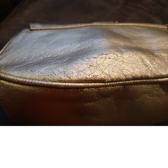 GUESS SMALL GOLD PURSE - SOME RHINESTONES - Picture 4 of 7